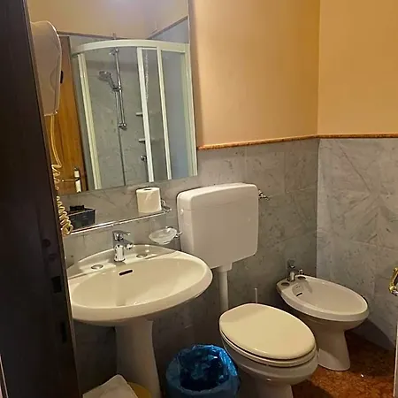 Hotel Mh Merica 2*